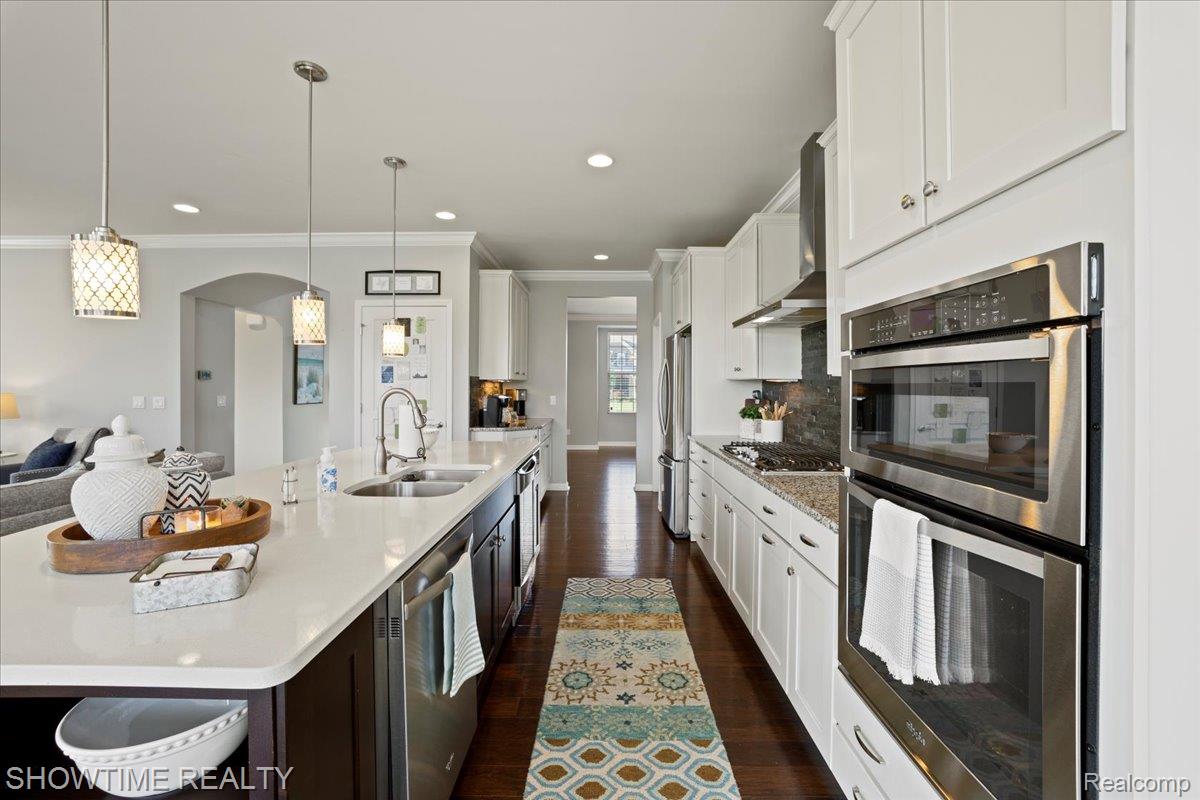 102 Oakland Crest Drive