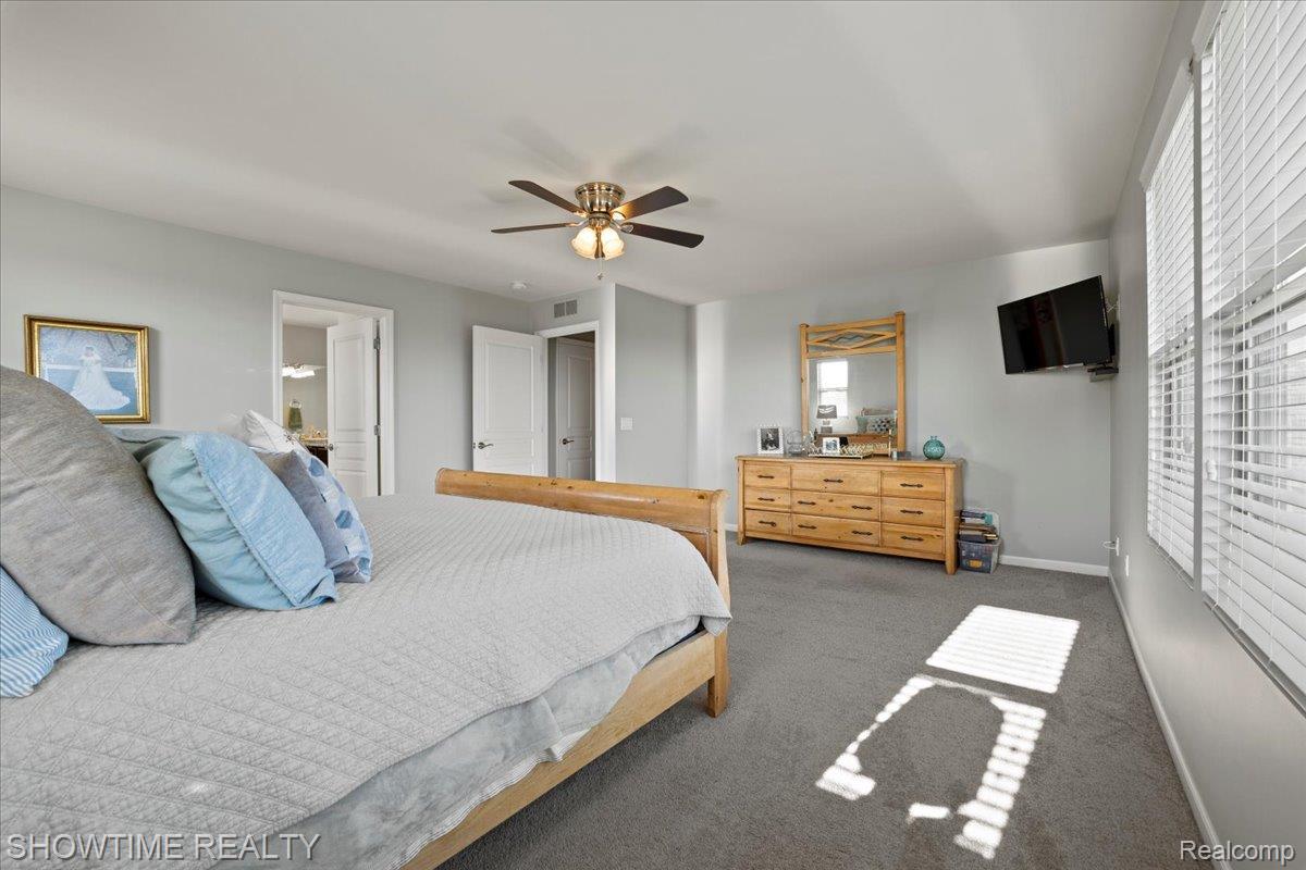 102 Oakland Crest Drive