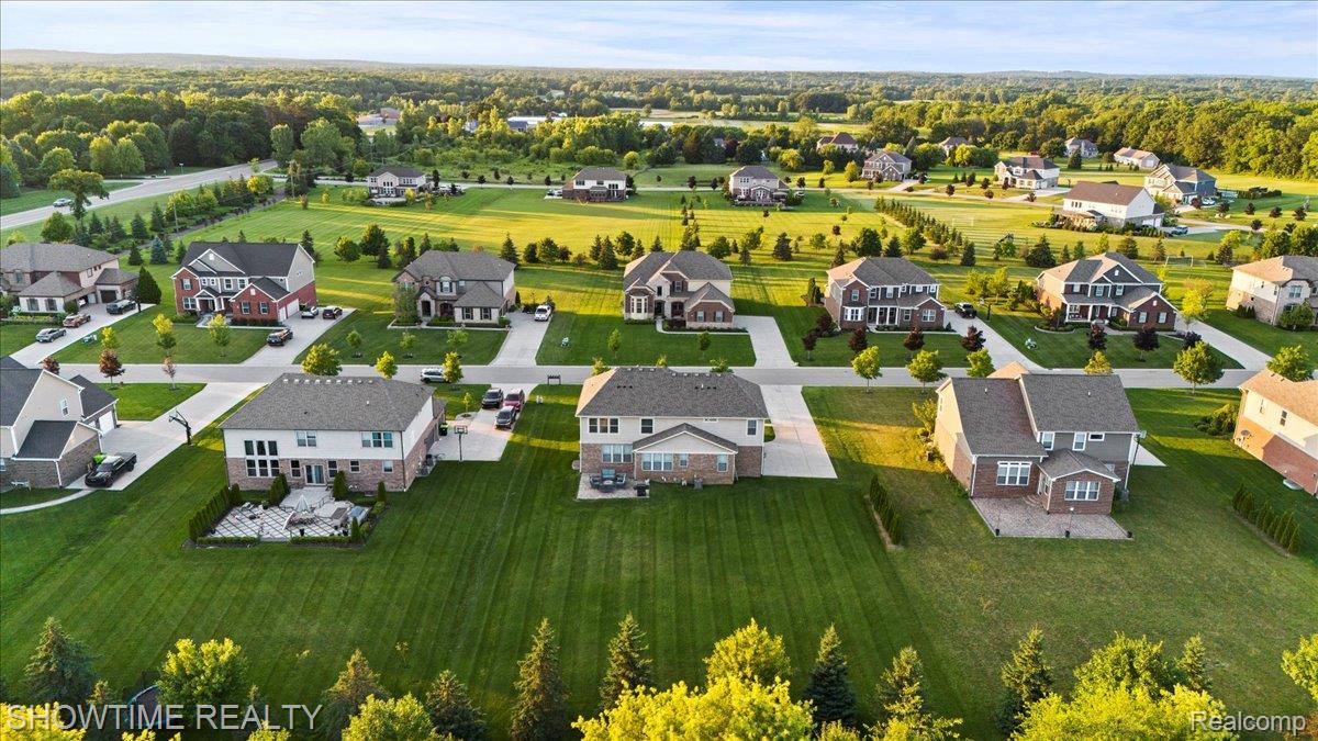 102 Oakland Crest Drive