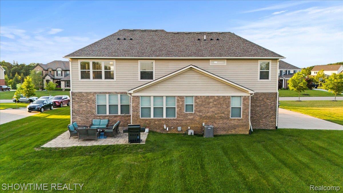 102 Oakland Crest Drive