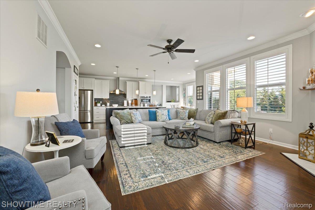 102 Oakland Crest Drive