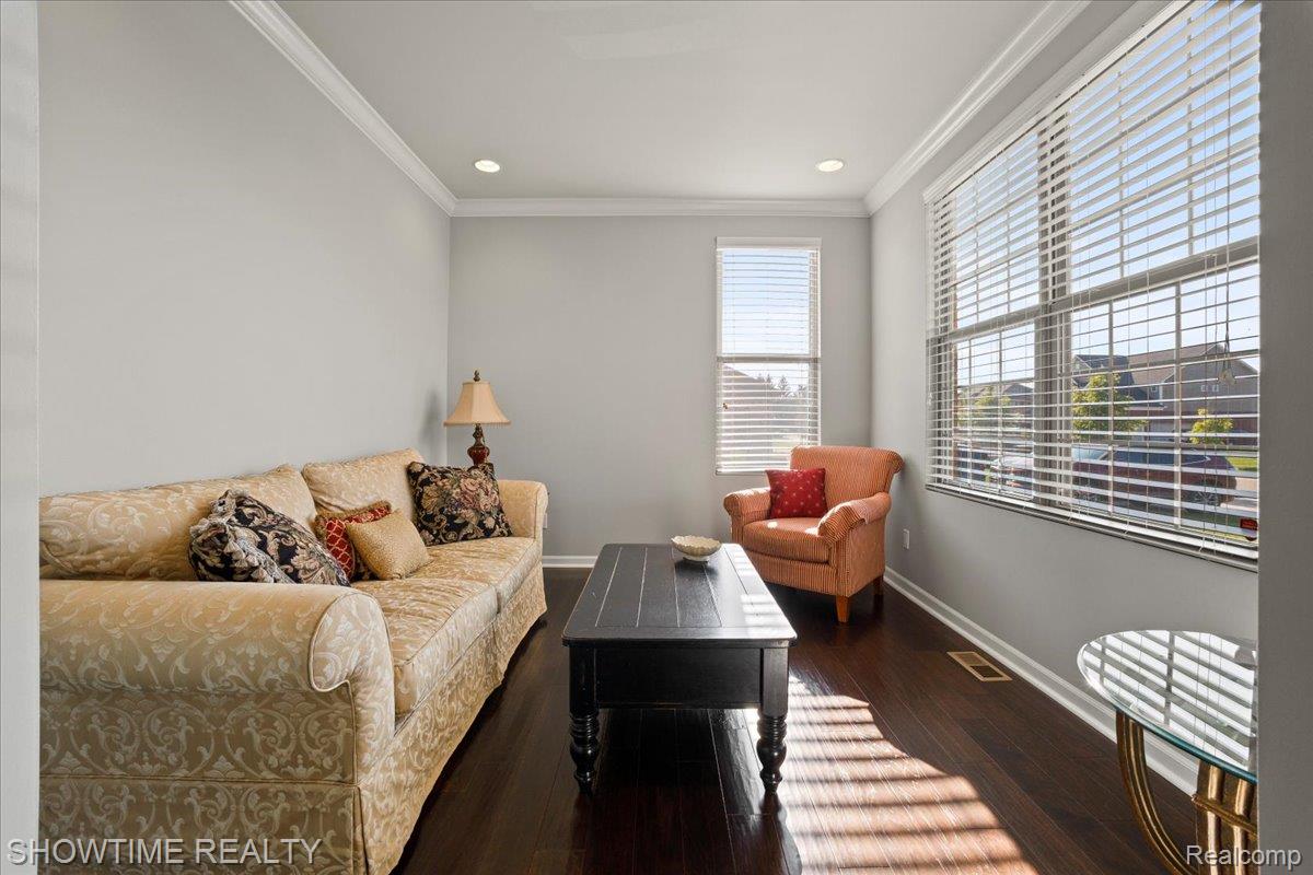 102 Oakland Crest Drive