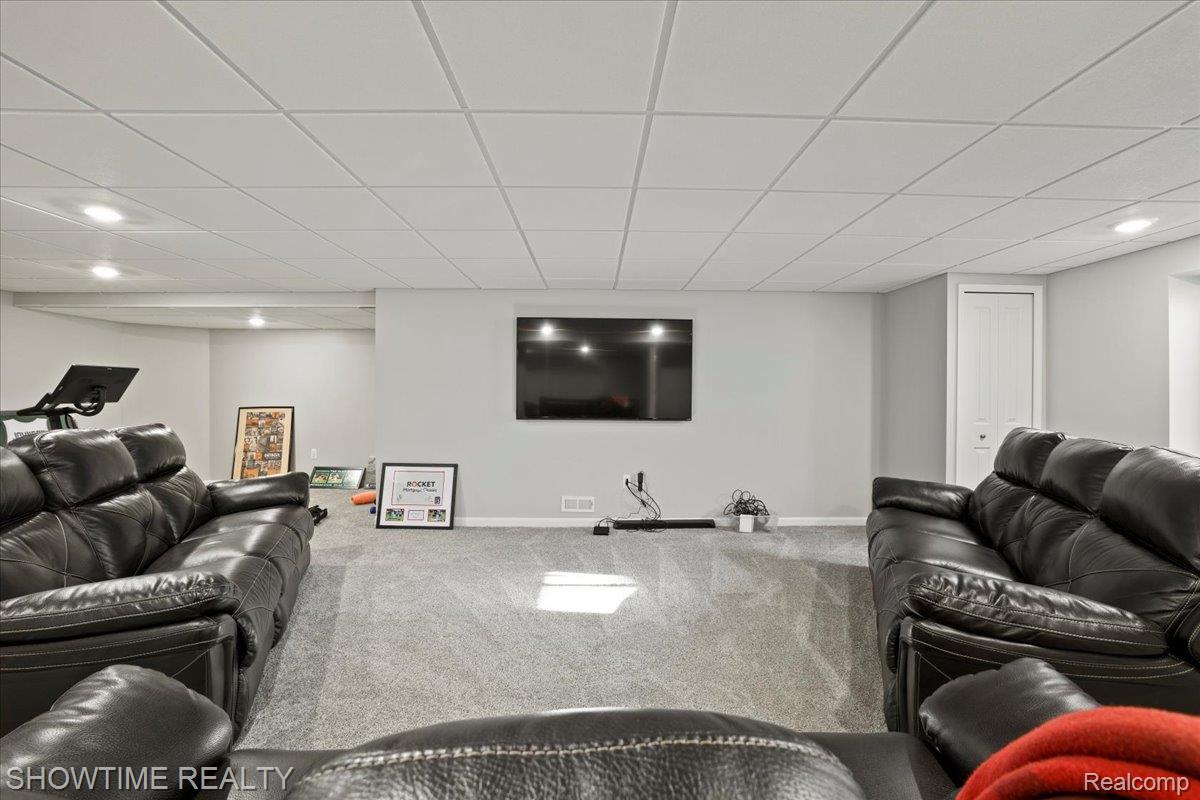 102 Oakland Crest Drive