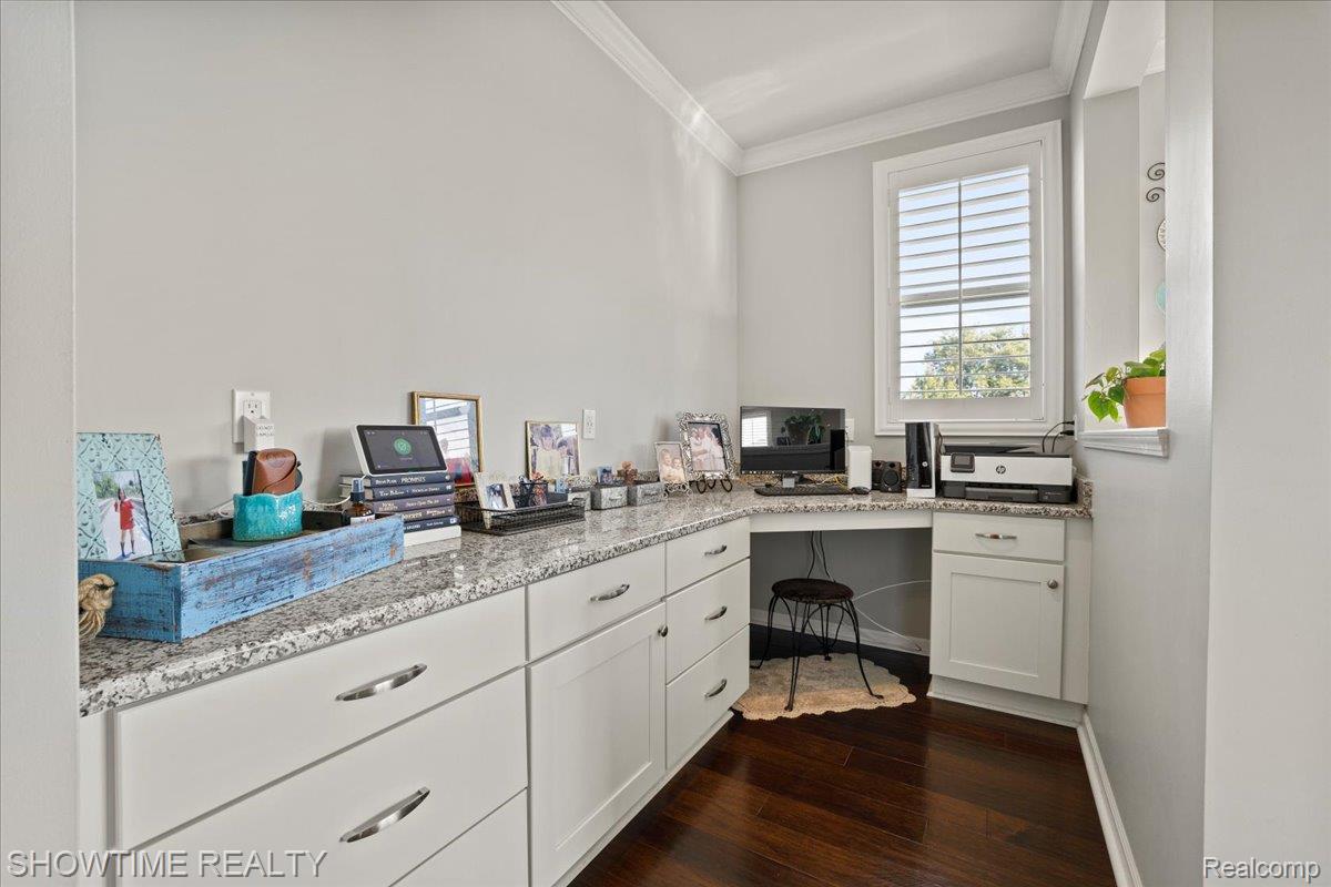 102 Oakland Crest Drive