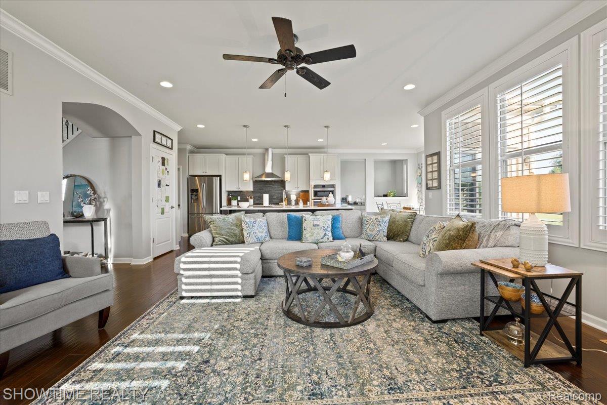 102 Oakland Crest Drive