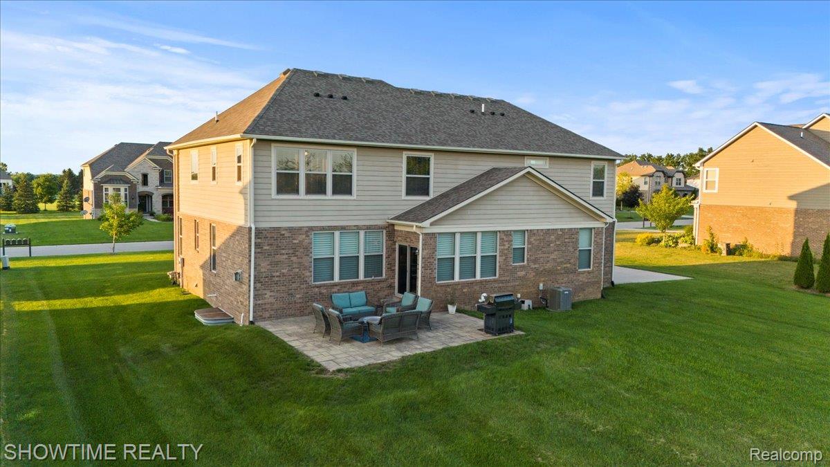 102 Oakland Crest Drive