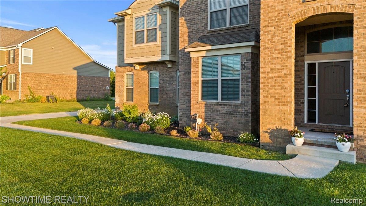 102 Oakland Crest Drive