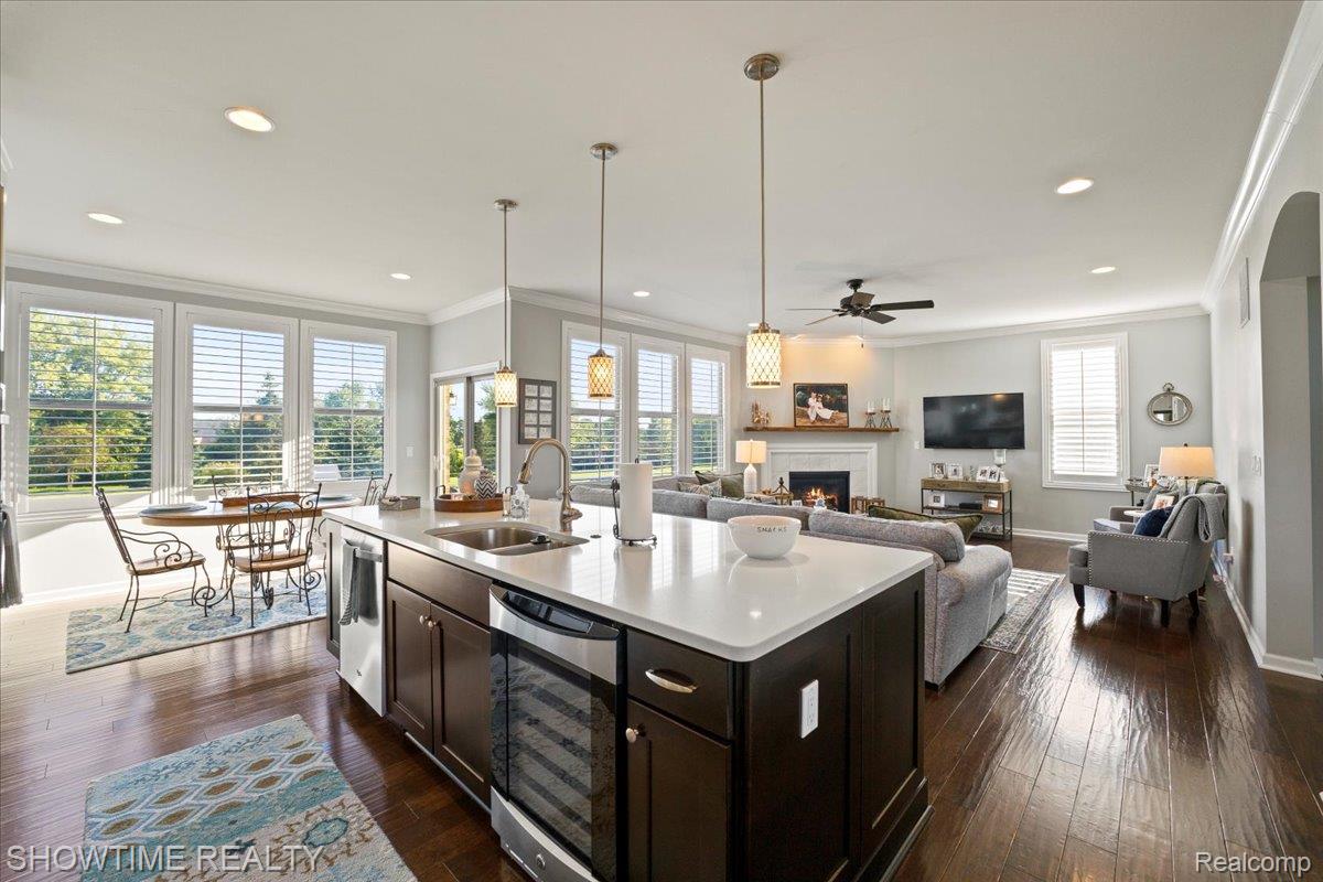 102 Oakland Crest Drive