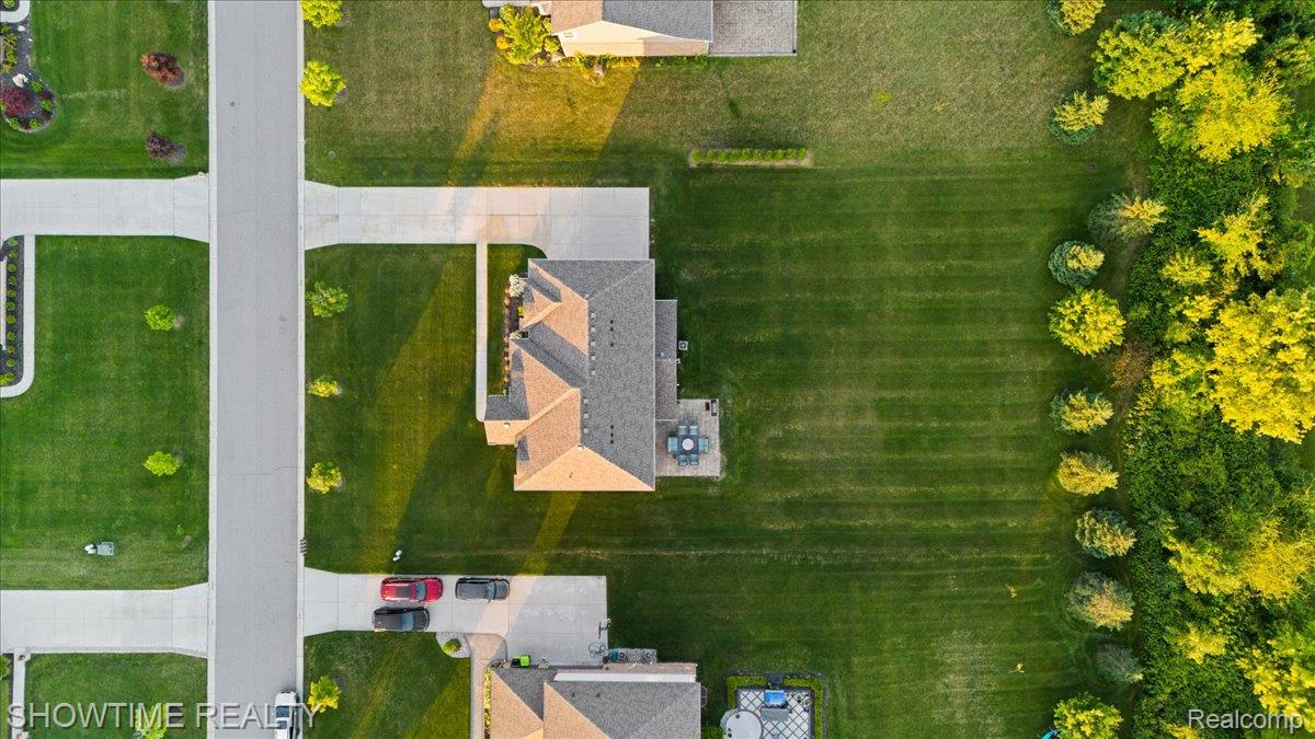 102 Oakland Crest Drive