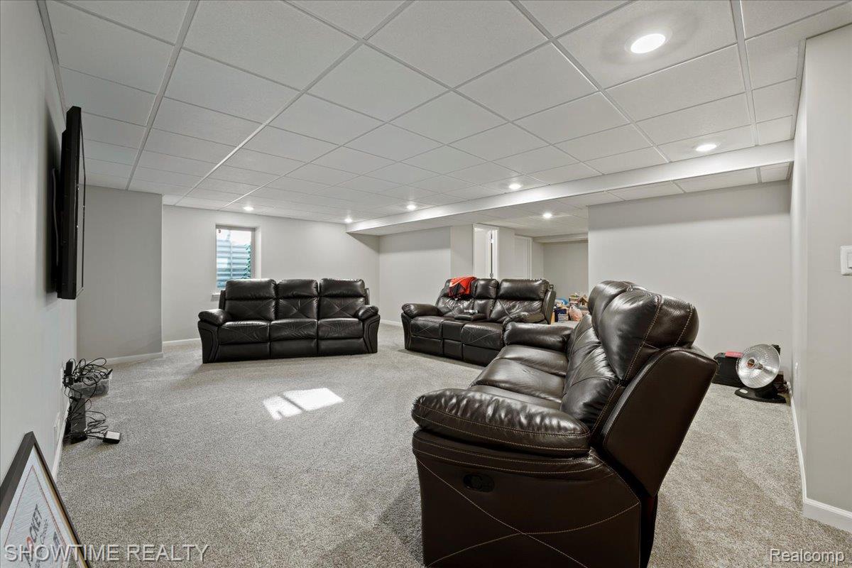 102 Oakland Crest Drive