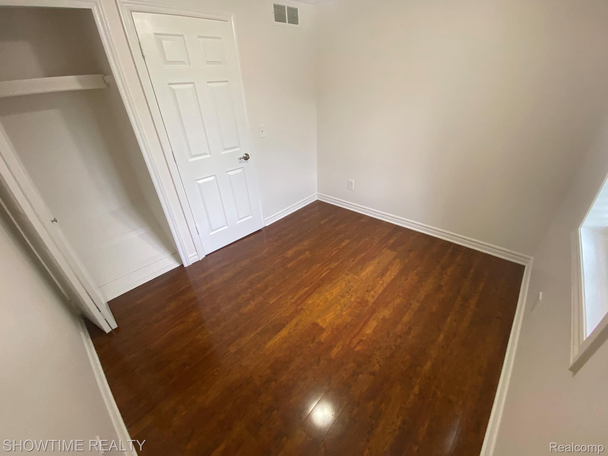 8418 HICKORY Drive