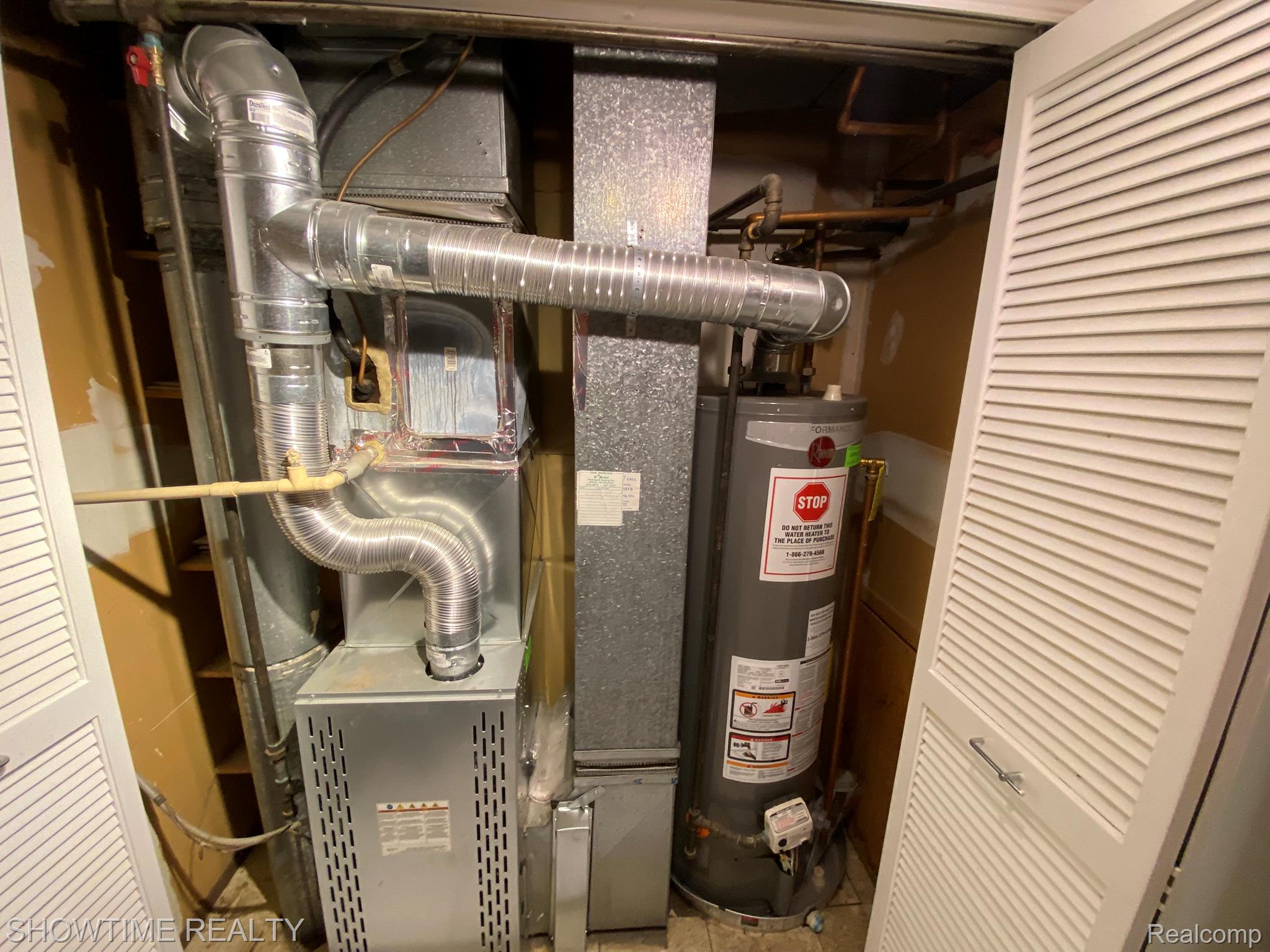 1697 Riverside Drive 18