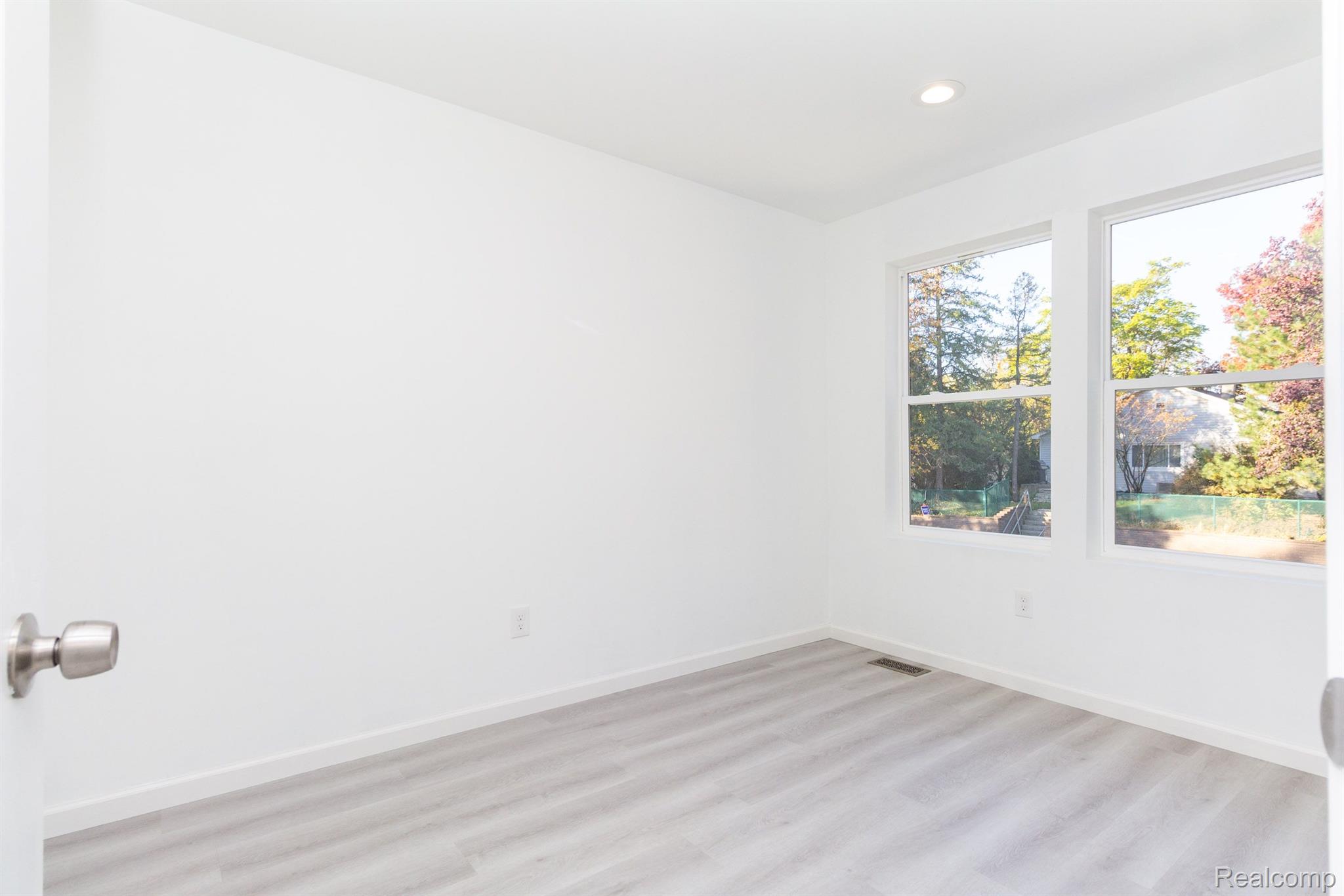 500 N CONKLIN Road