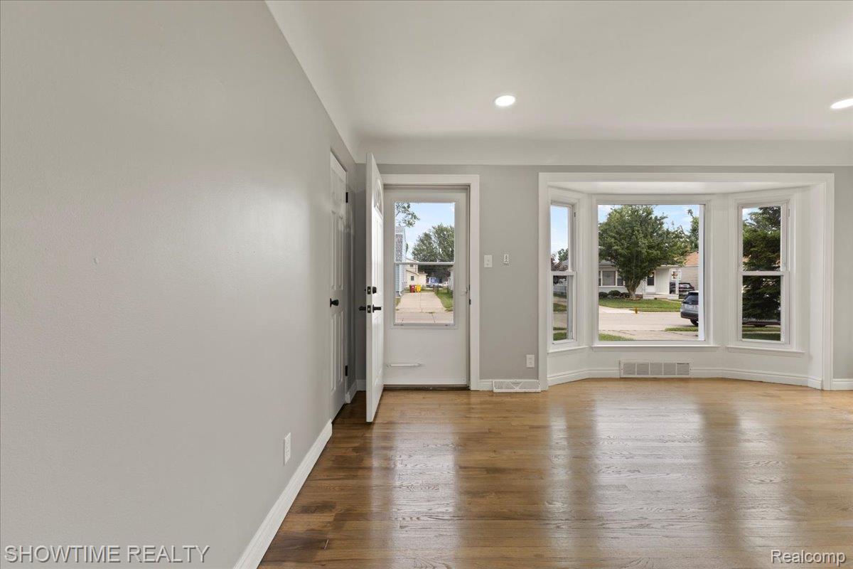 23041 Shakespeare Avenue