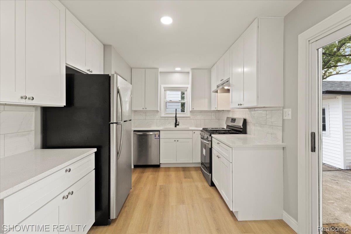 23041 Shakespeare Avenue