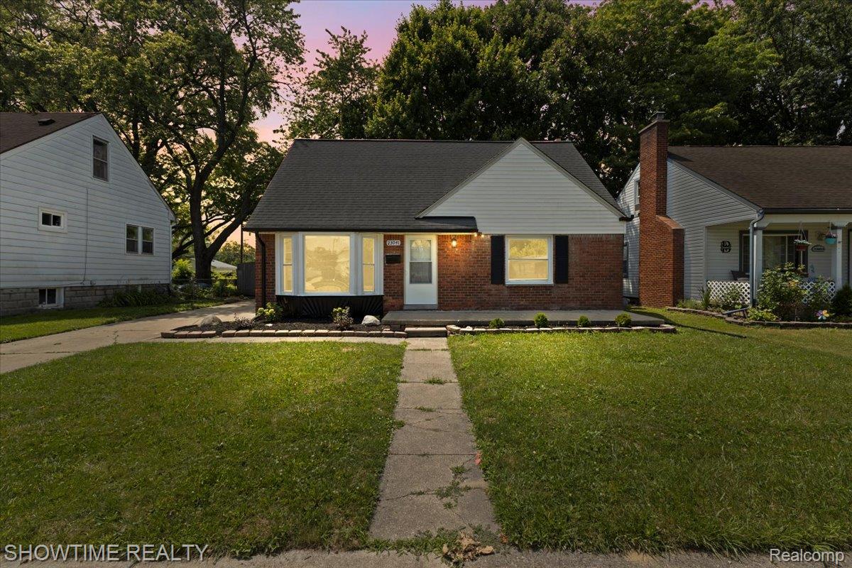 23041 Shakespeare Avenue