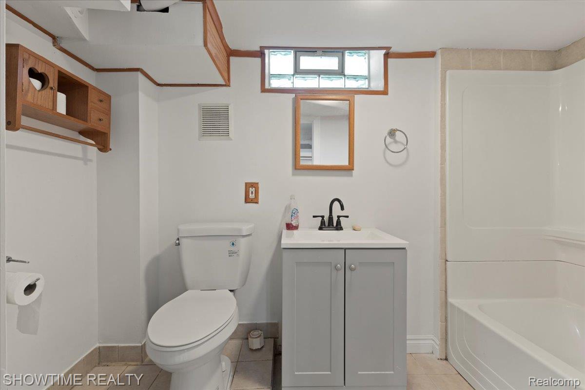 23041 Shakespeare Avenue