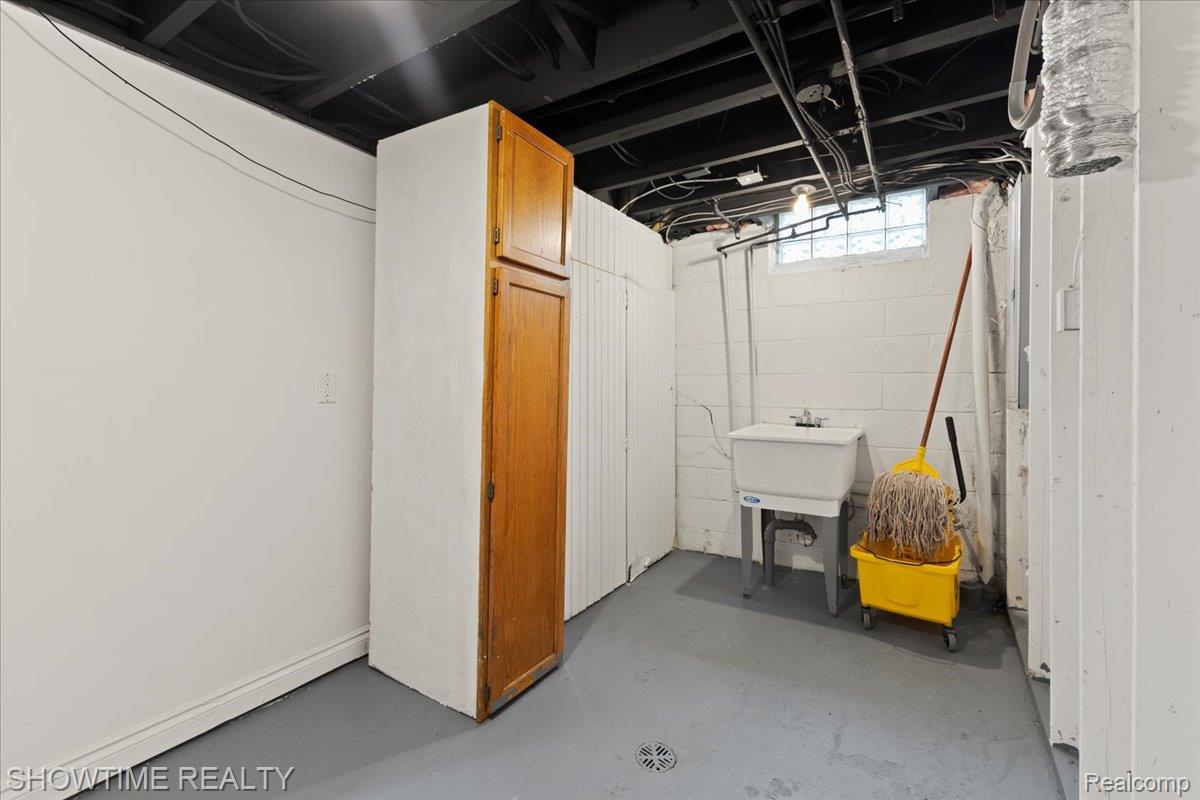 23041 Shakespeare Avenue