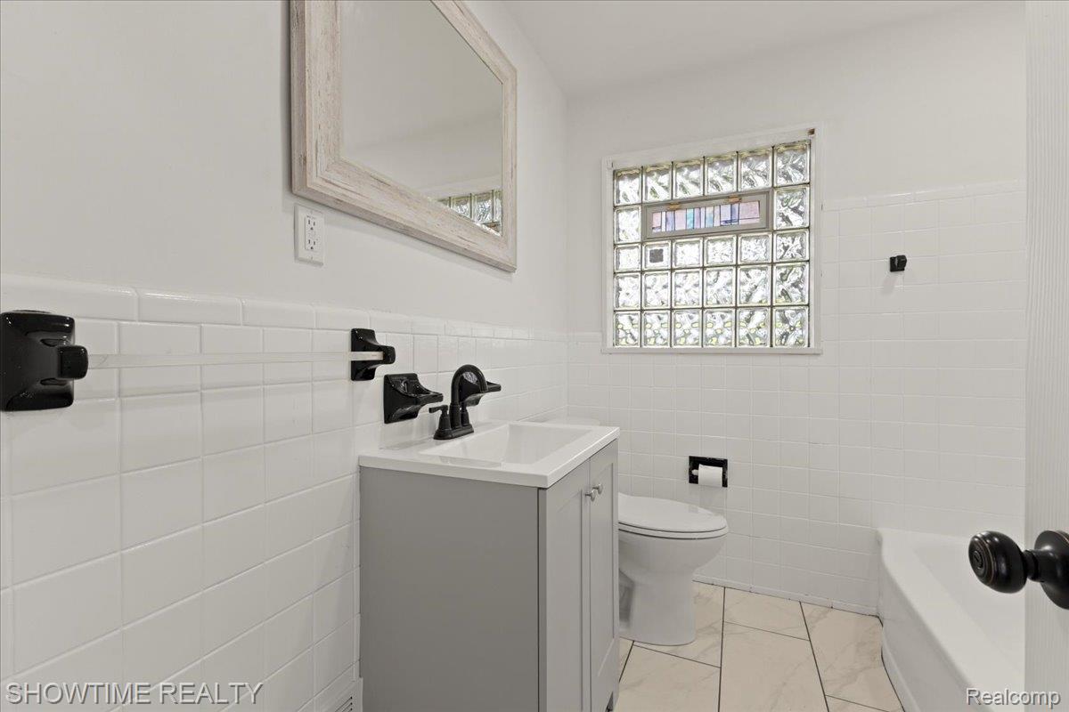 23041 Shakespeare Avenue