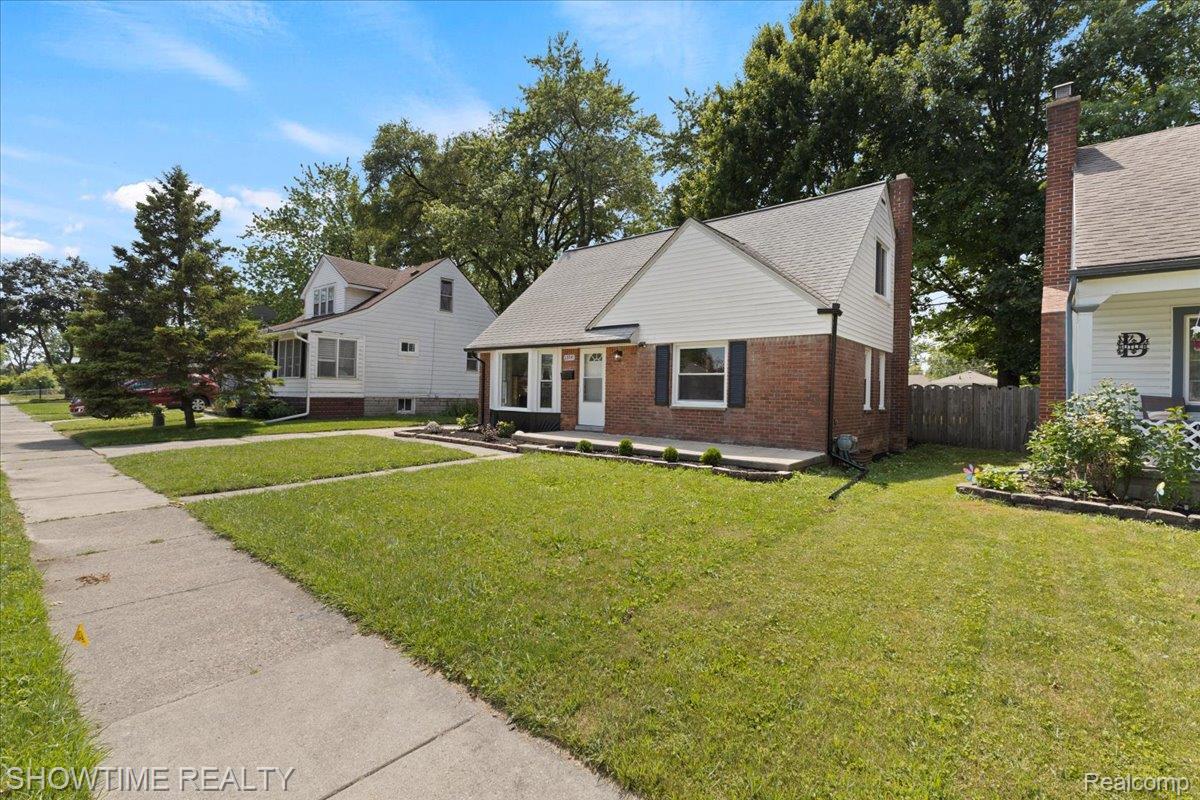 23041 Shakespeare Avenue