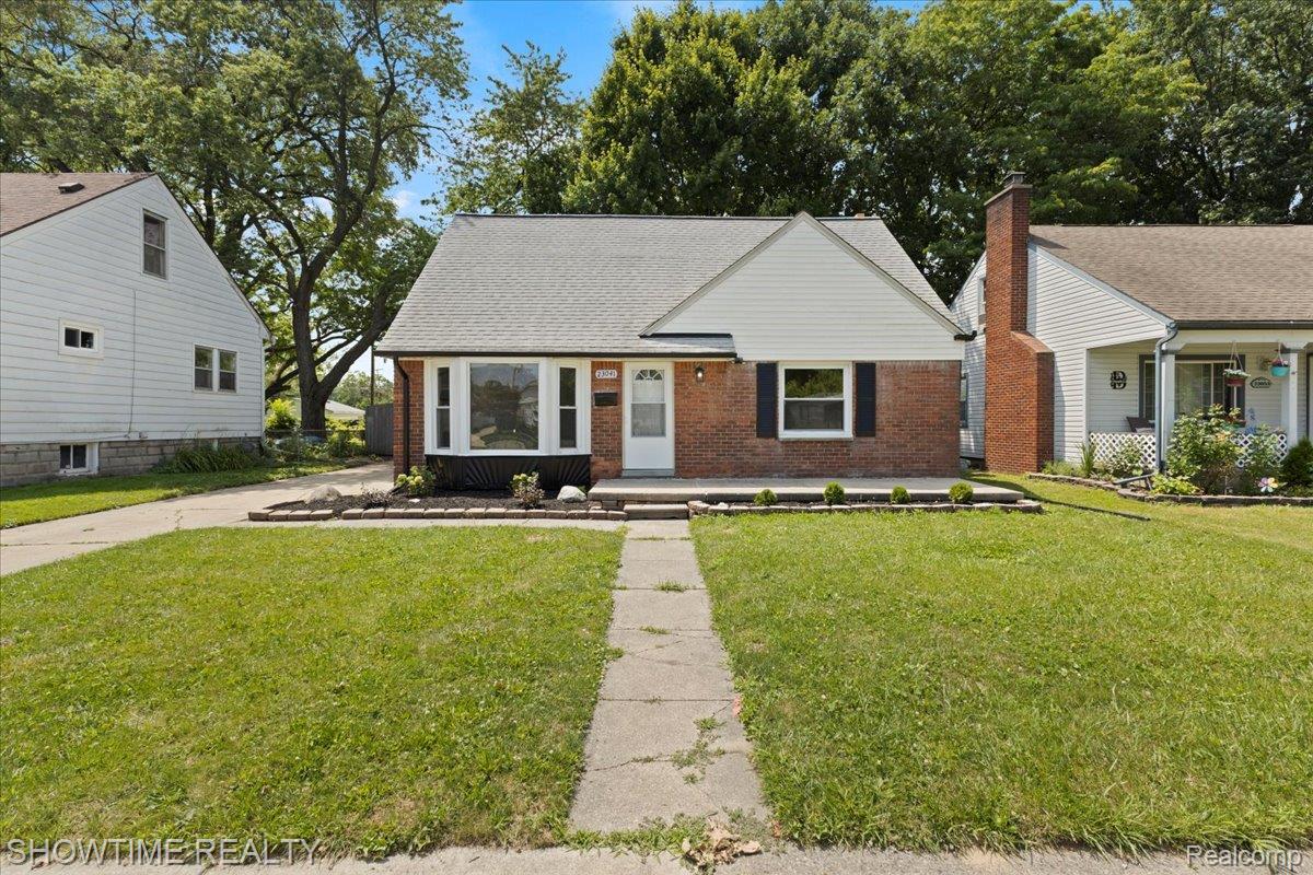 23041 Shakespeare Avenue