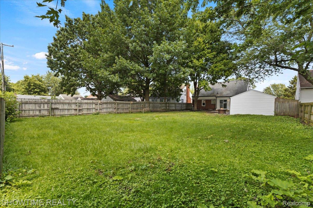 23041 Shakespeare Avenue