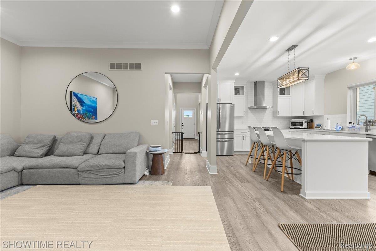 291 W Tienken Road