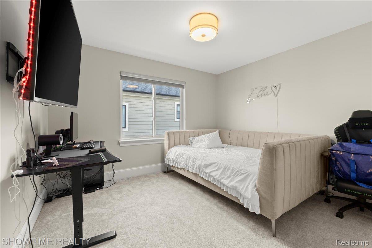 291 W Tienken Road