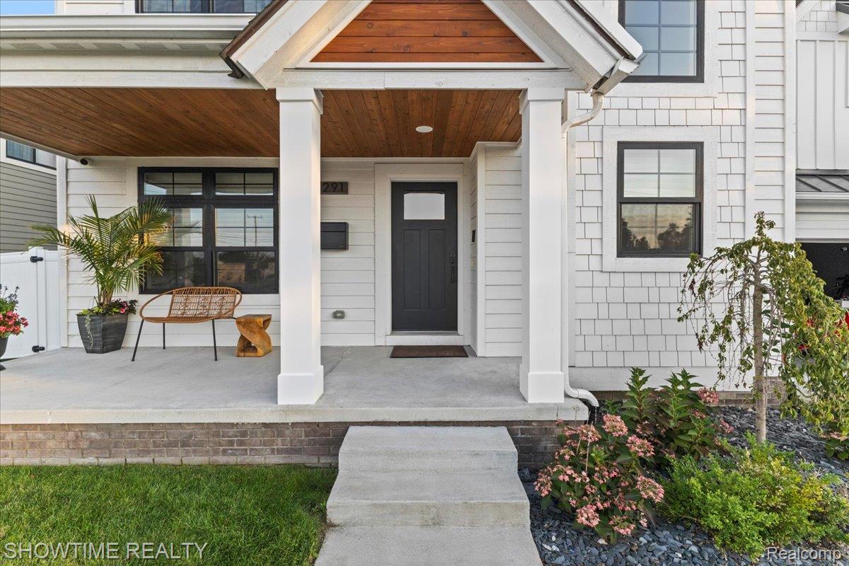 291 W Tienken Road