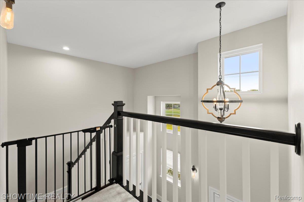 291 W Tienken Road
