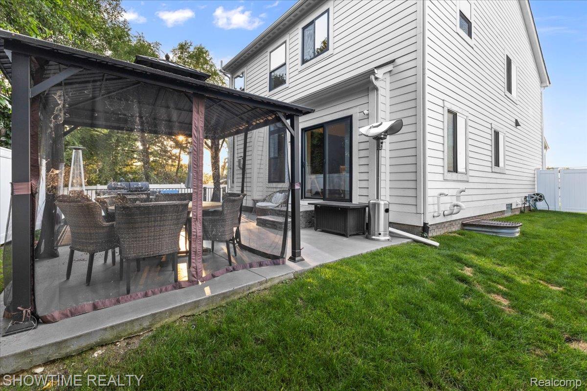291 W Tienken Road