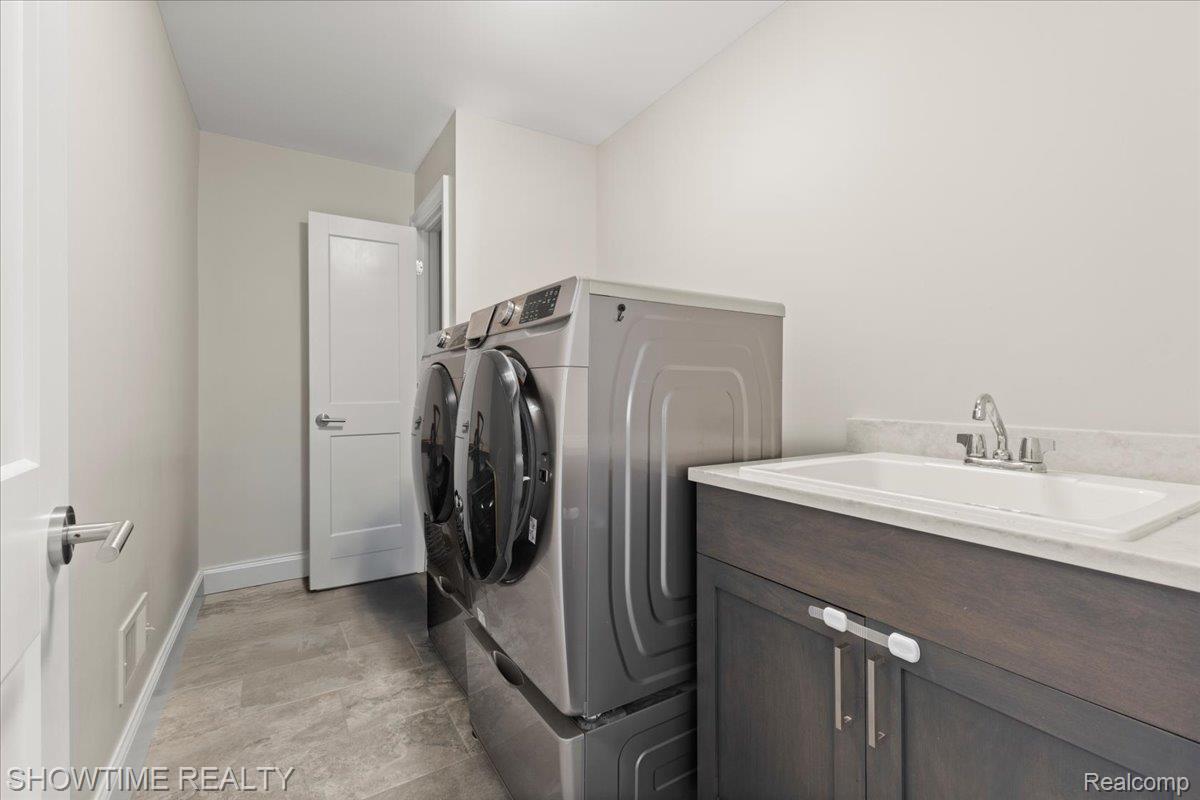291 W Tienken Road