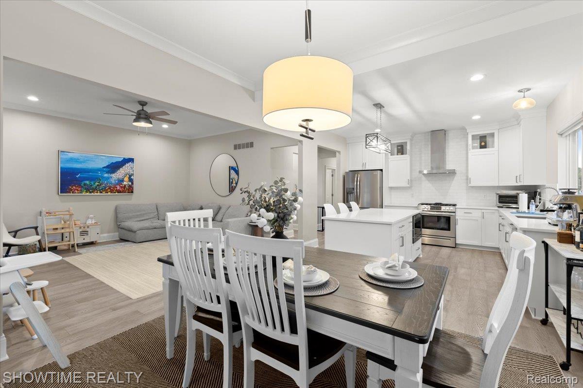 291 W Tienken Road