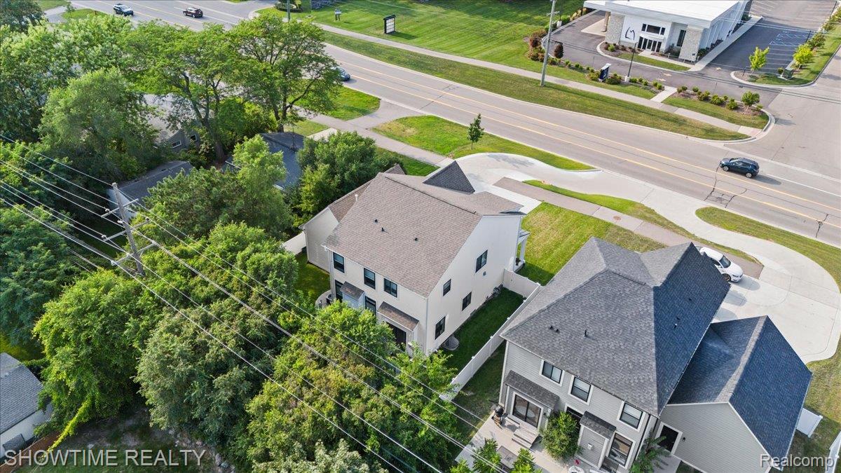 291 W Tienken Road
