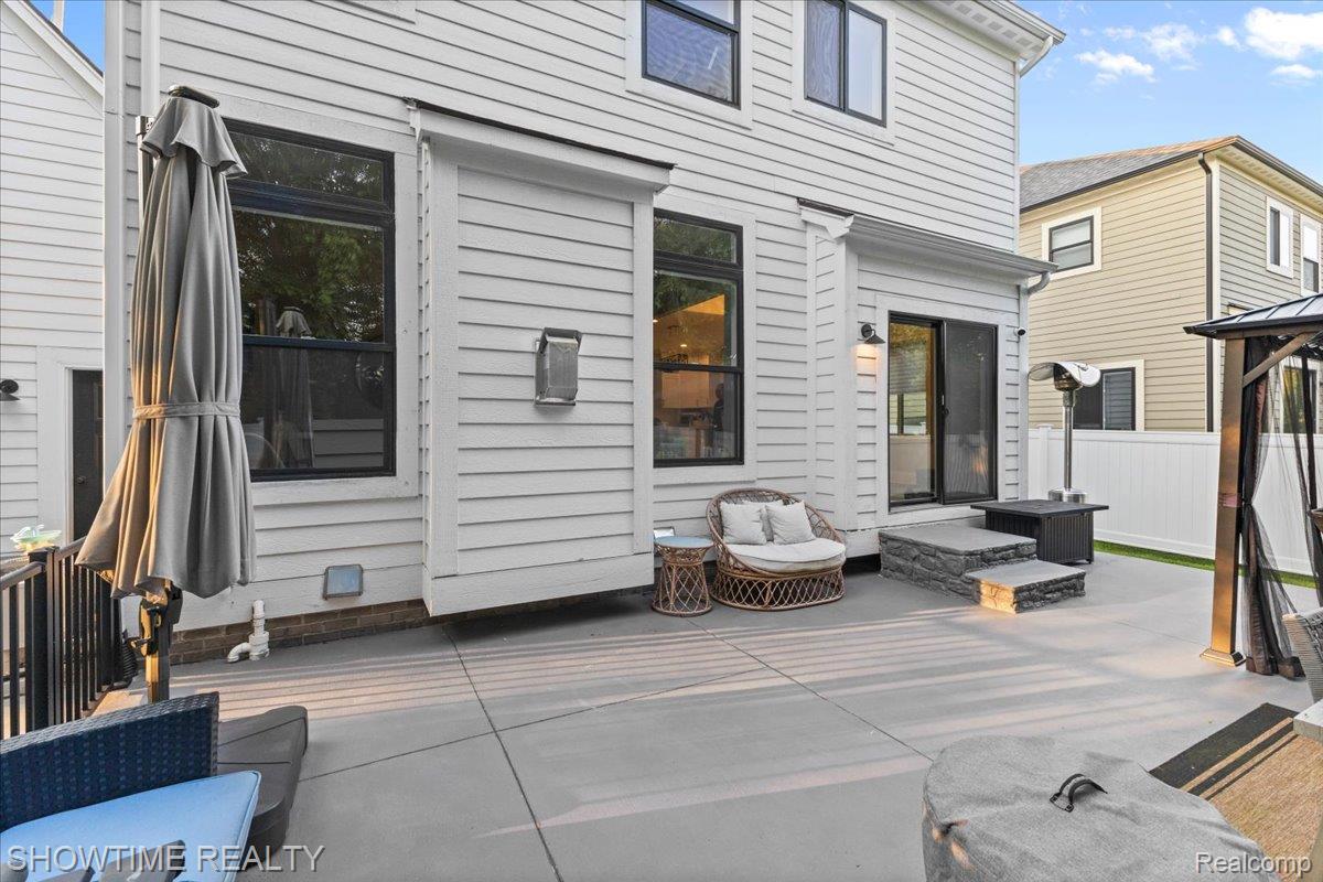 291 W Tienken Road