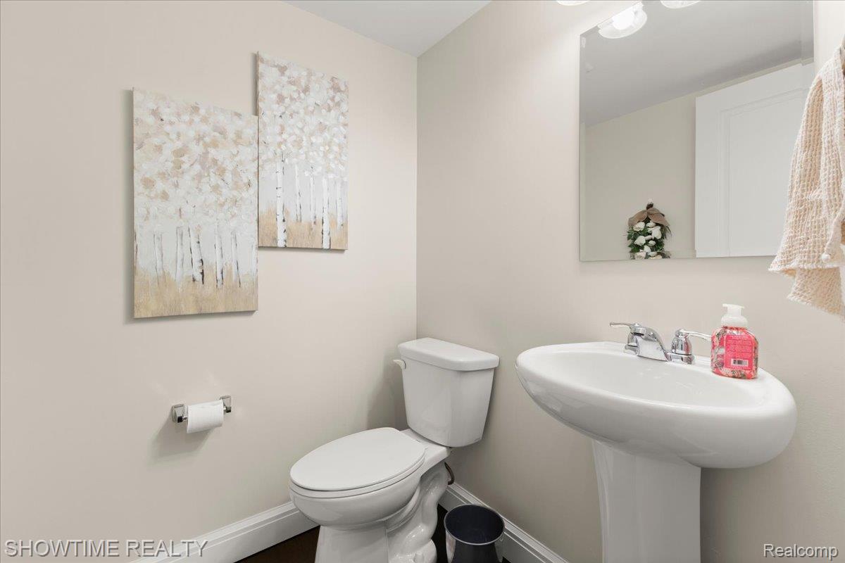 2734 Helmsdale Circle