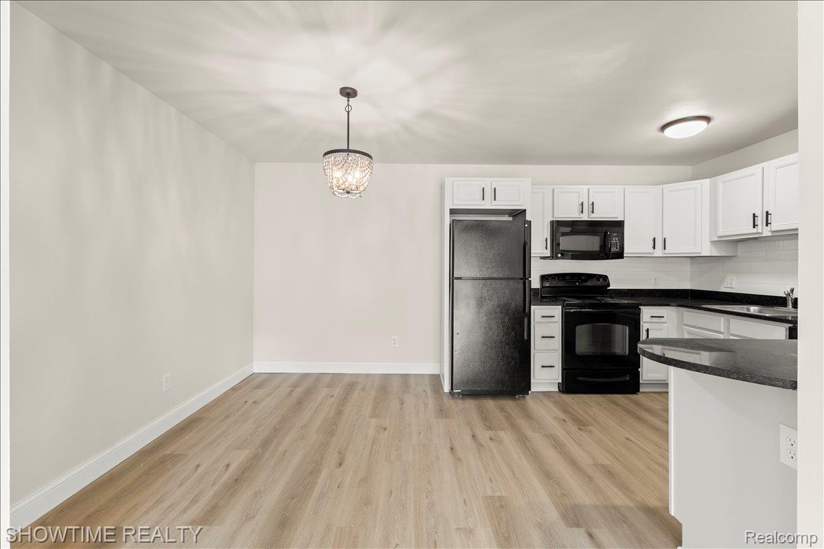 2425 Torquay Avenue 101