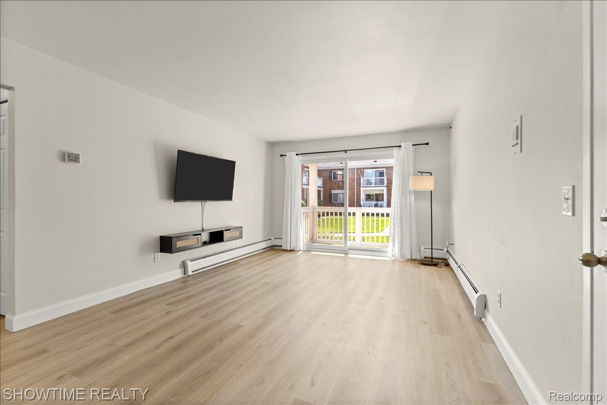 2425 Torquay Avenue 101