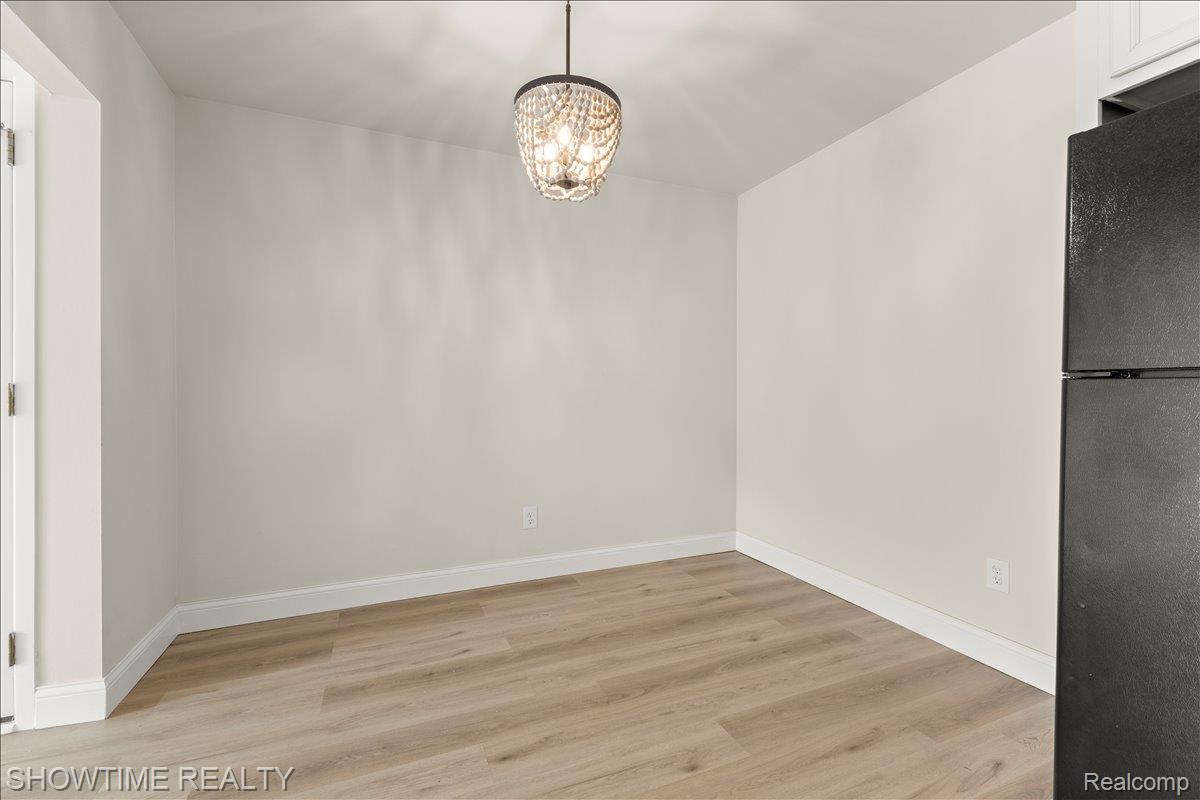 2425 Torquay Avenue 101