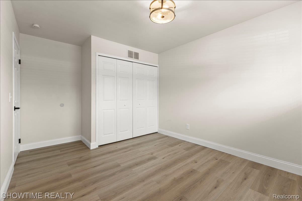 2425 Torquay Avenue 101