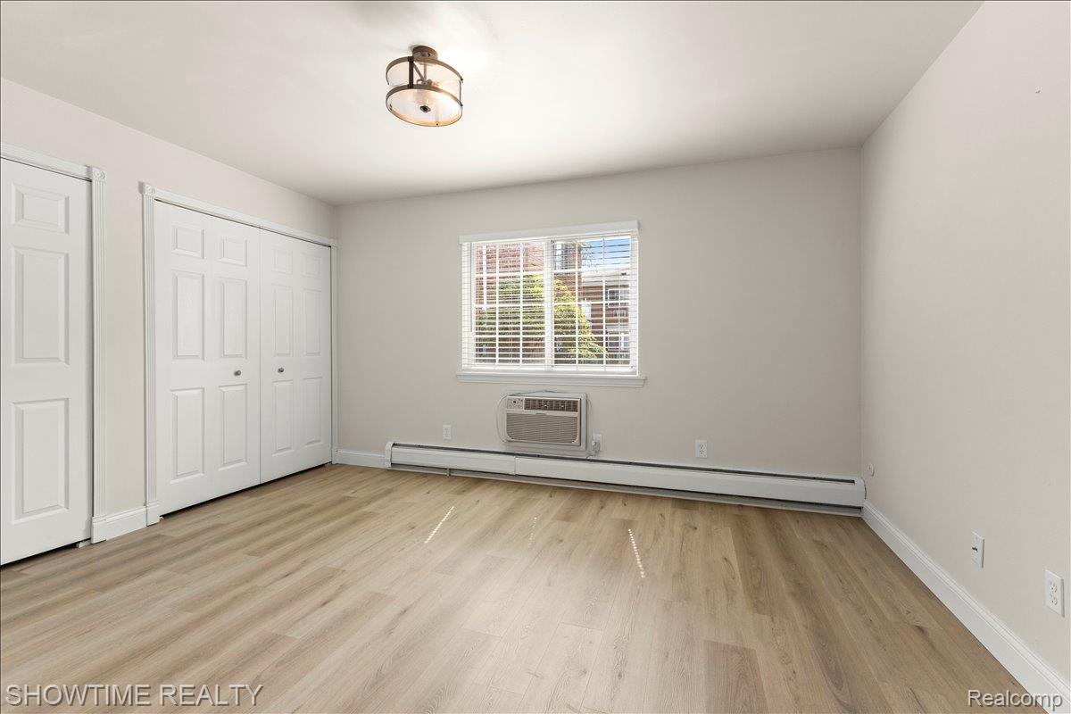 2425 Torquay Avenue 101