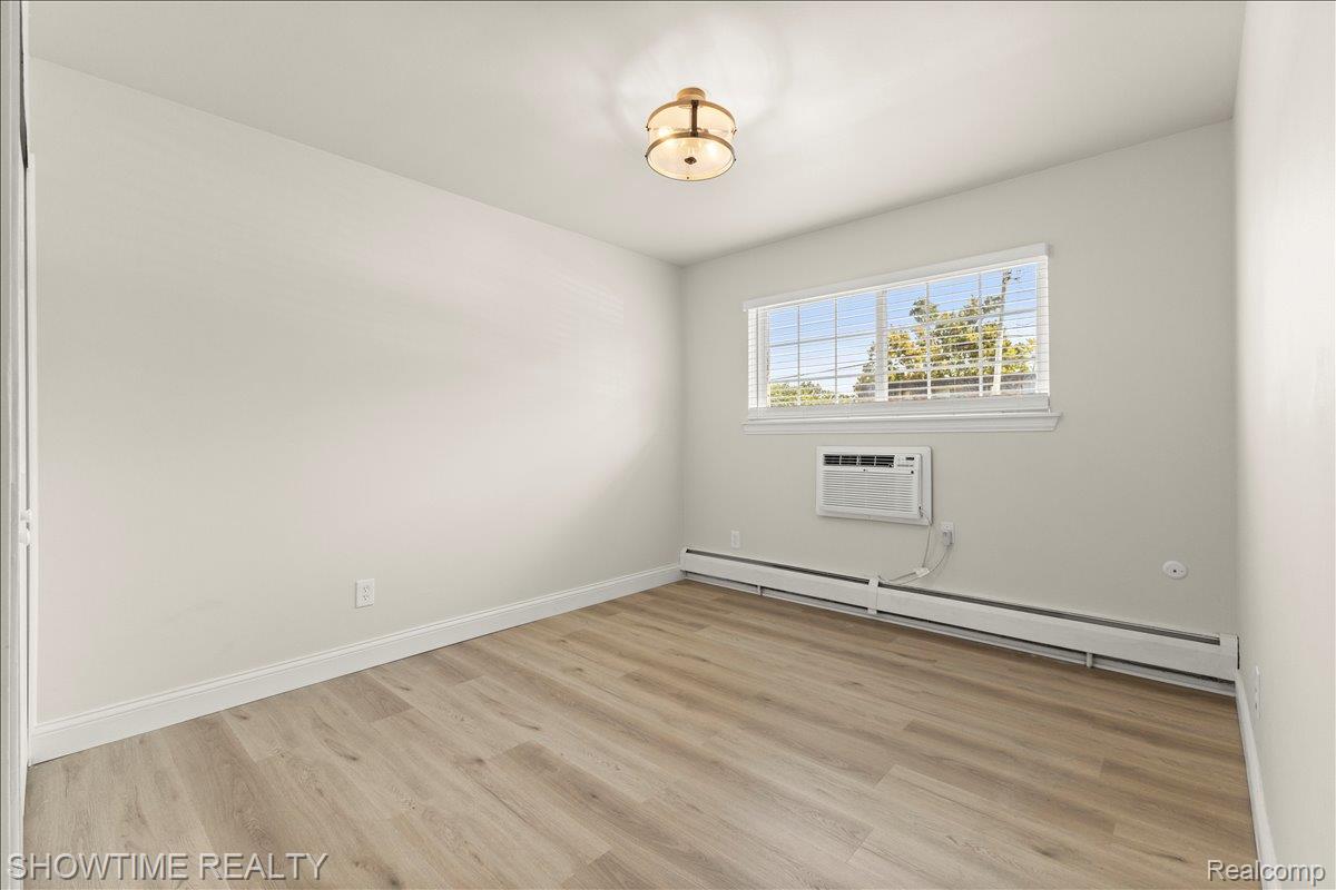 2425 Torquay Avenue 101