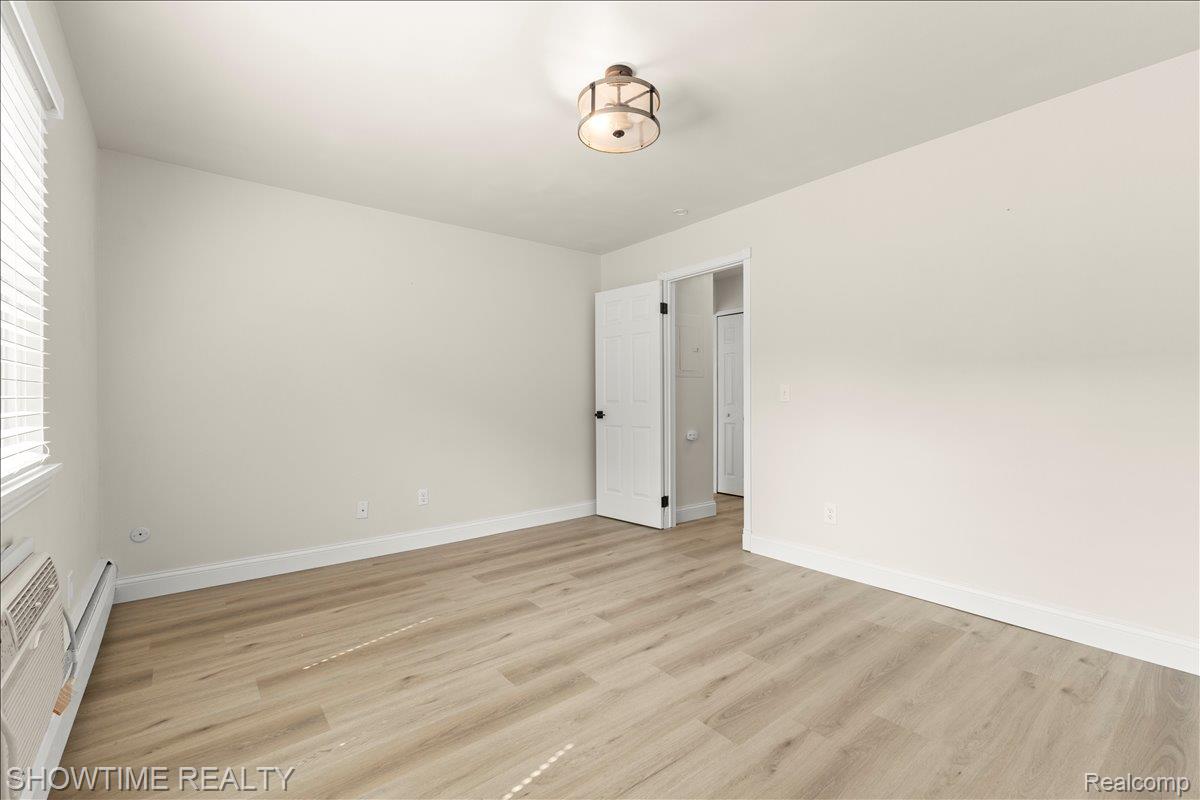 2425 Torquay Avenue 101