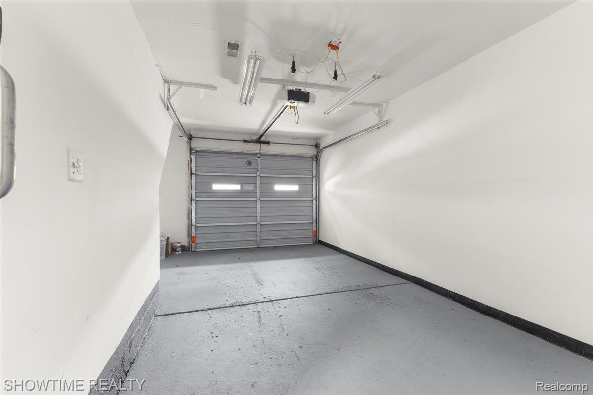 15840 Cambridge Drive