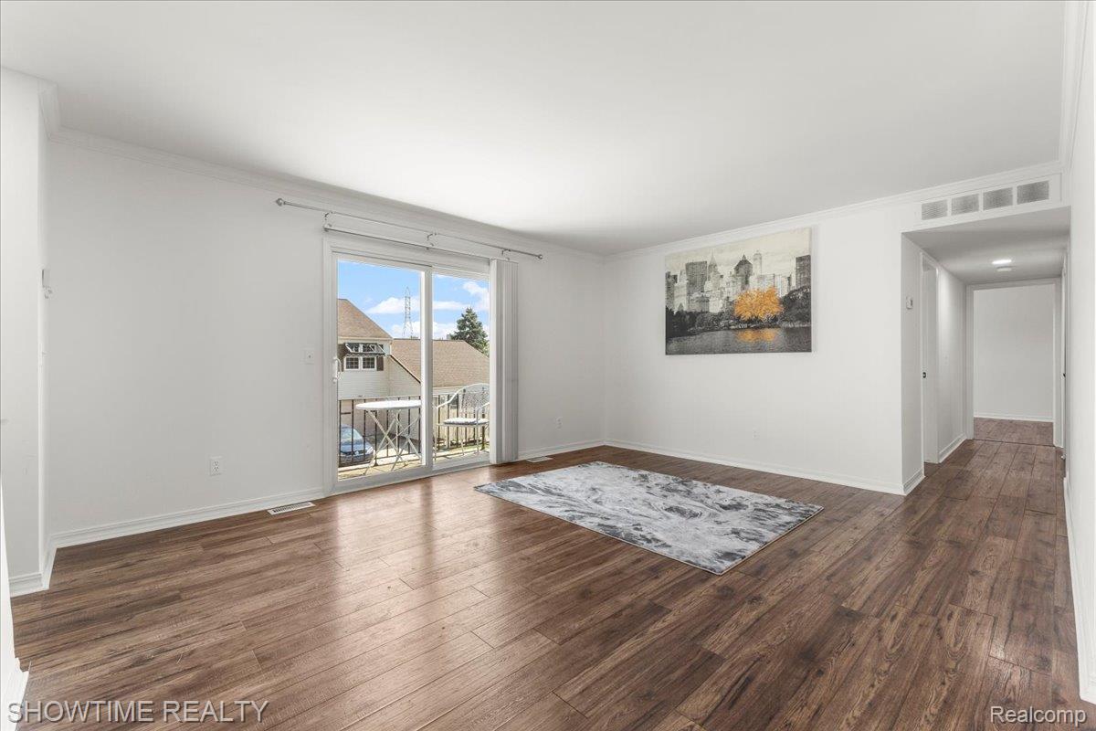 15840 Cambridge Drive