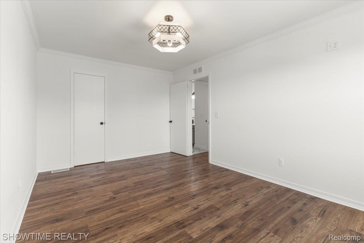 15840 Cambridge Drive