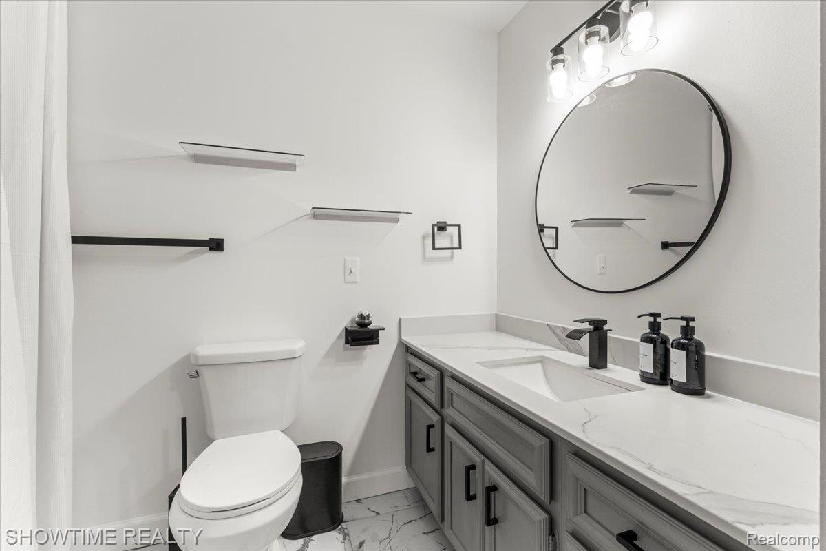 15840 Cambridge Drive