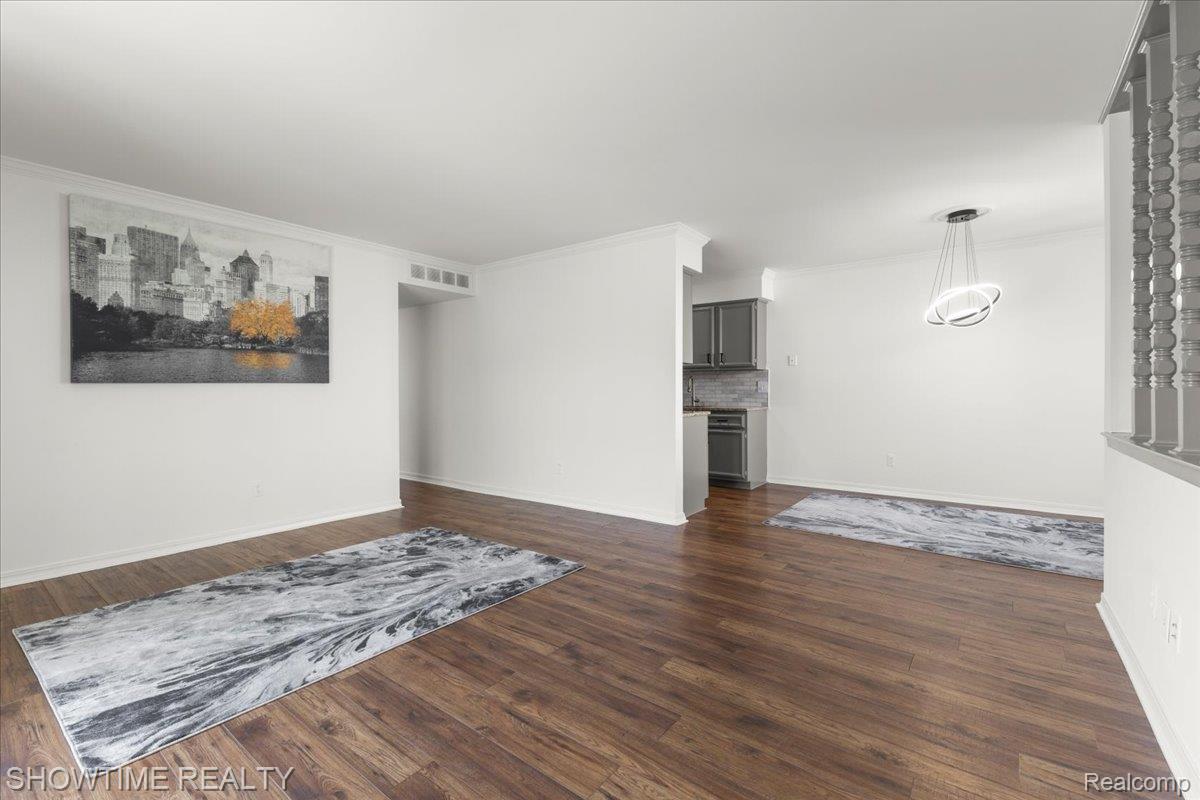 15840 Cambridge Drive