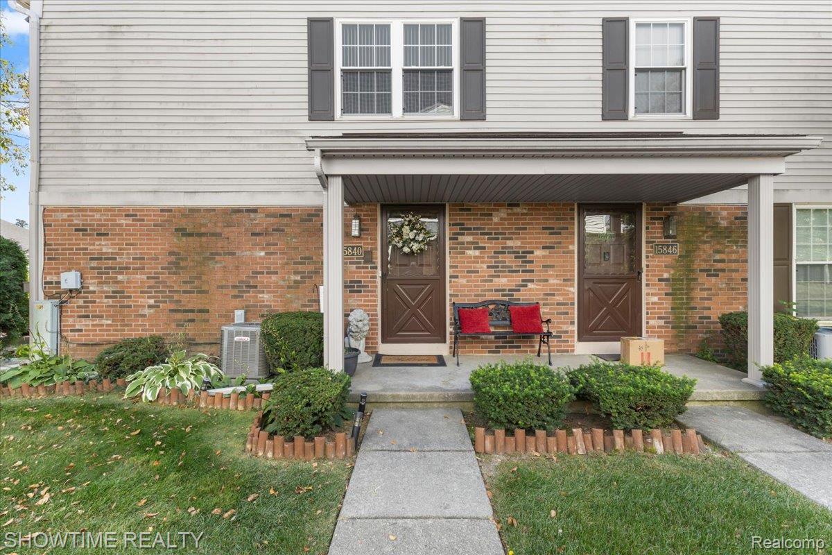 15840 Cambridge Drive