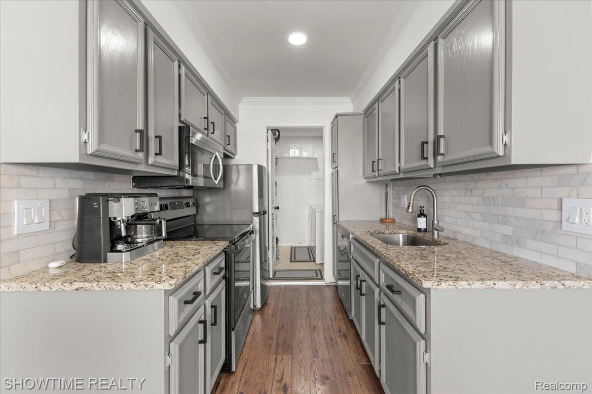 15840 Cambridge Drive